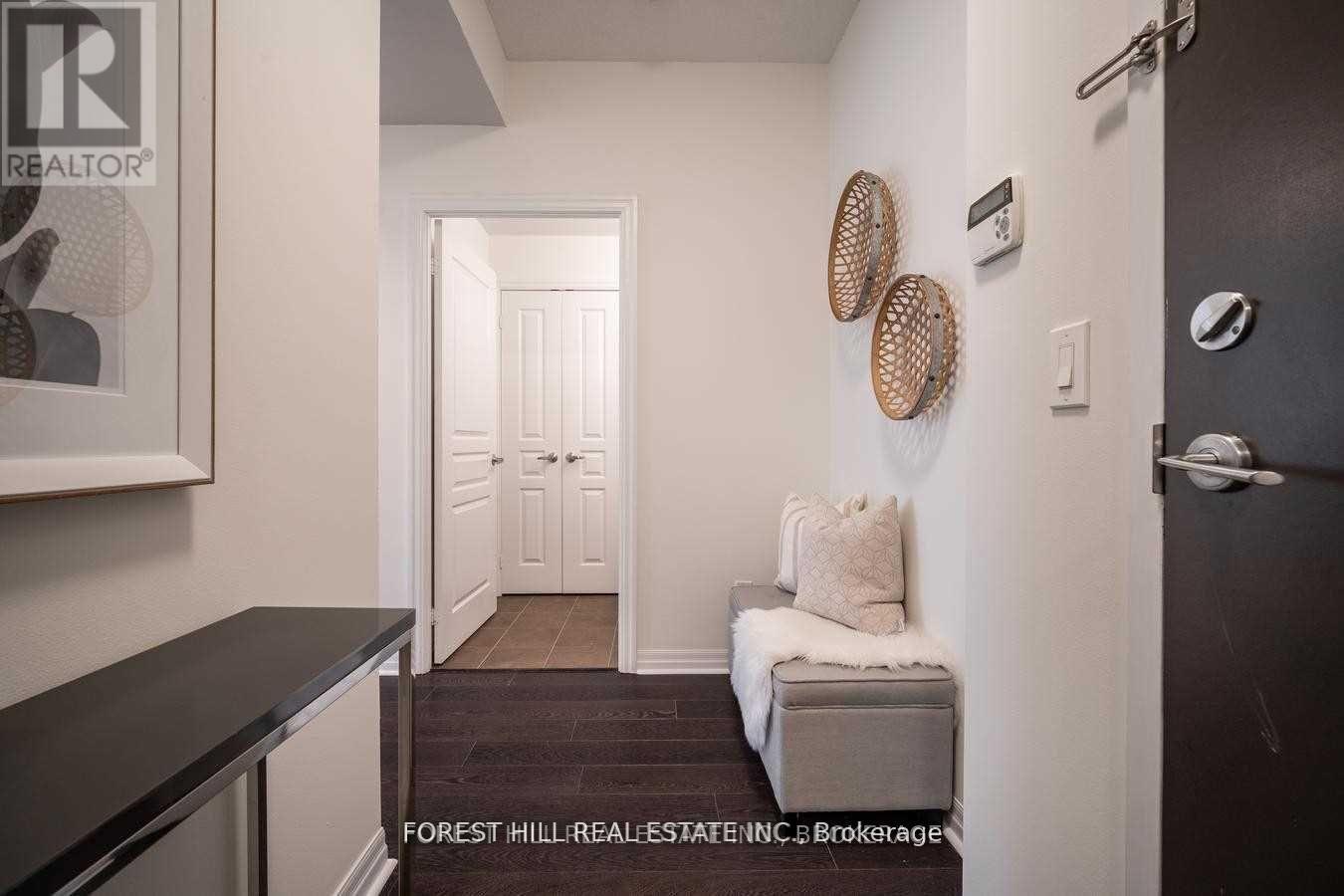 721 - 225 Webb Drive, Mississauga, Ontario  L5B 3Y5 - Photo 6 - W12926862