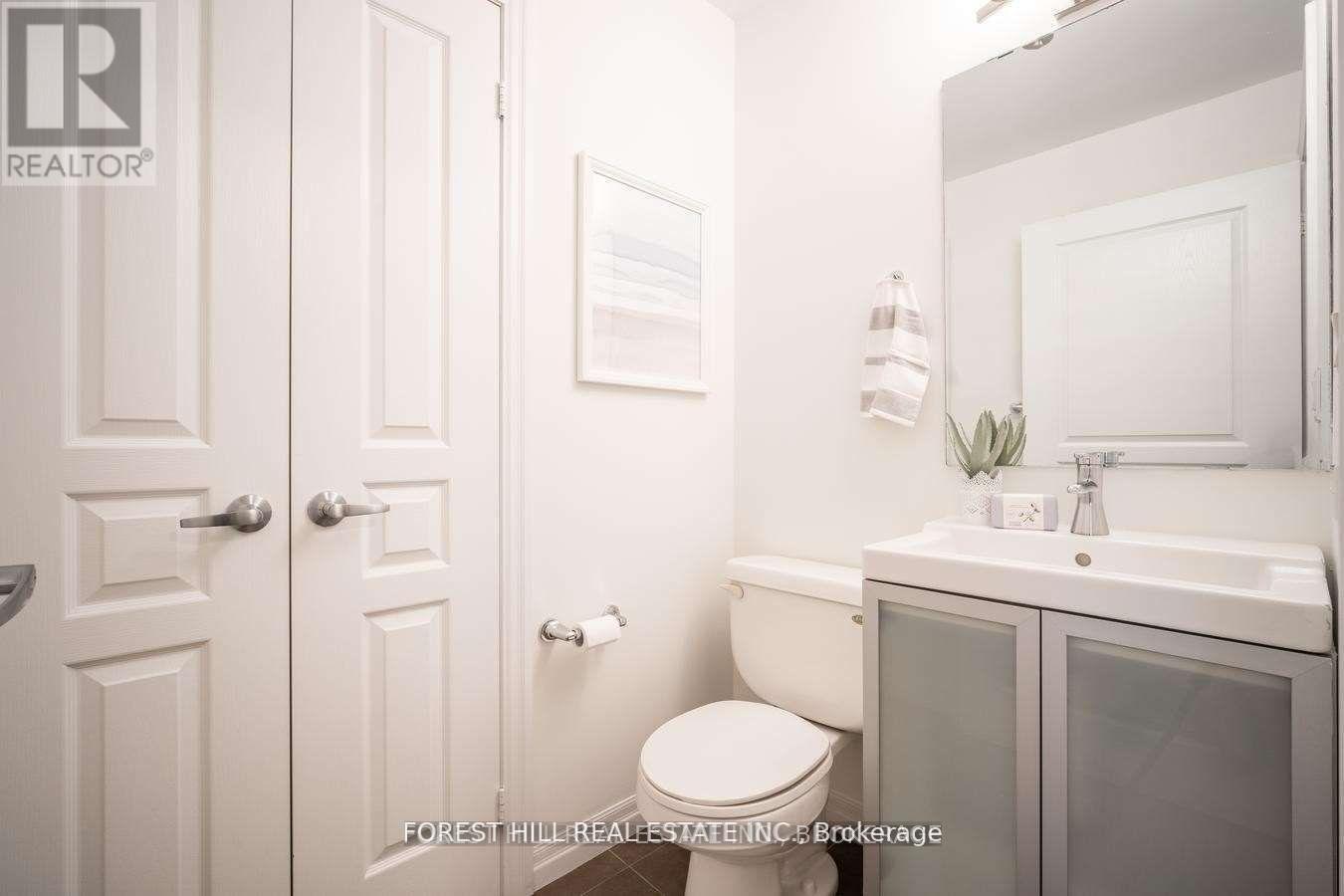 721 - 225 Webb Drive, Mississauga, Ontario  L5B 3Y5 - Photo 7 - W12926862