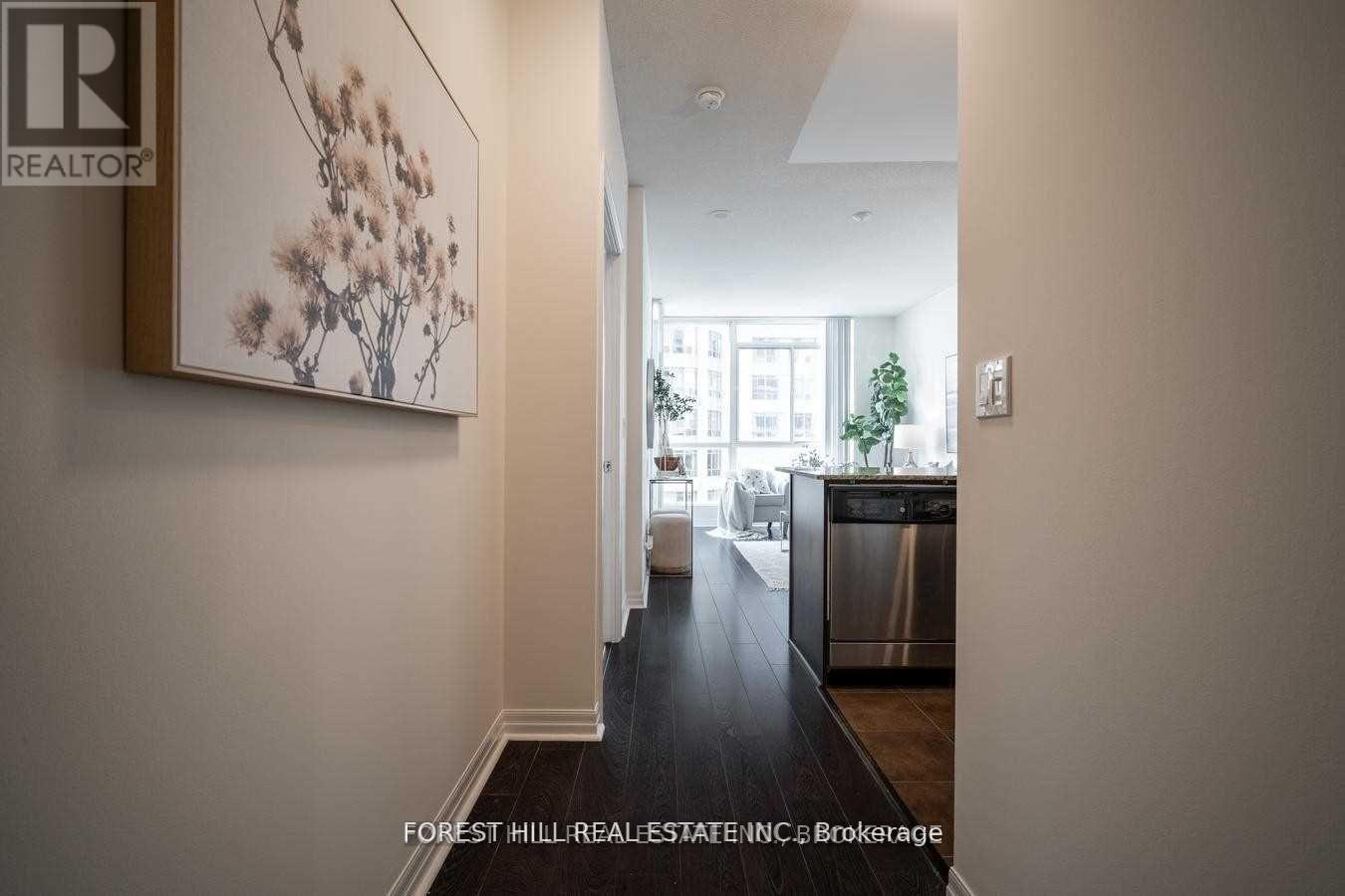 721 - 225 Webb Drive, Mississauga, Ontario  L5B 3Y5 - Photo 8 - W12926862