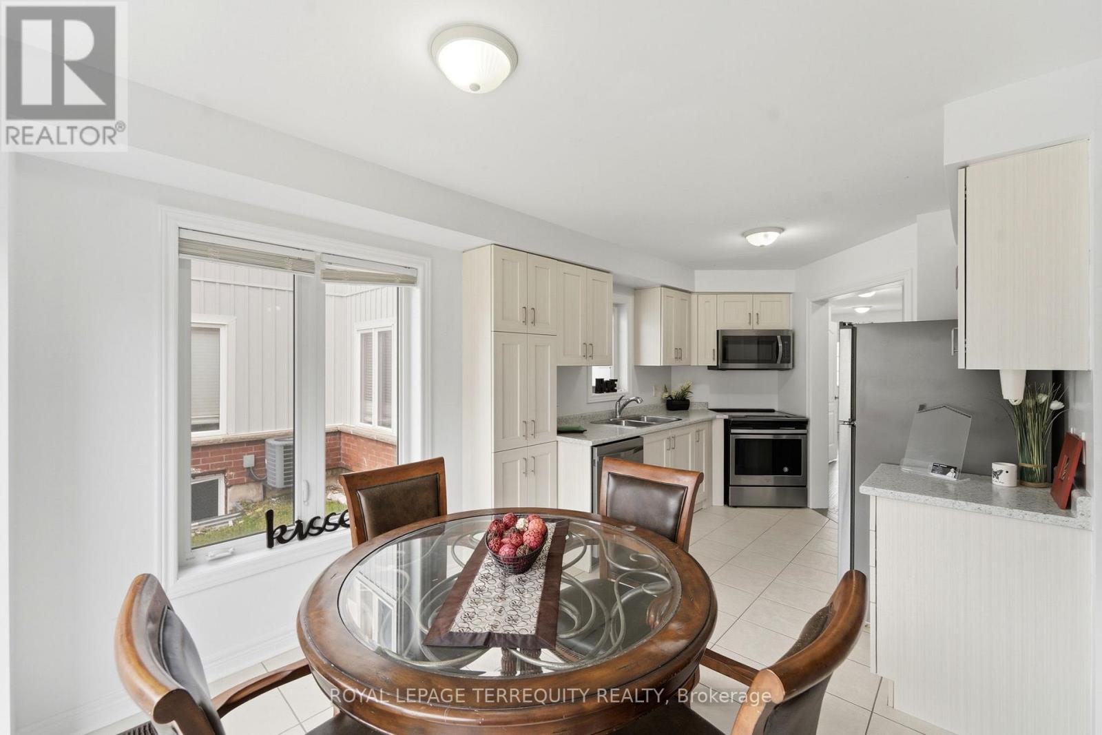 35 Colonel Lyall Street, St. Catharines, Ontario  L2P 0B3 - Photo 15 - X12926802