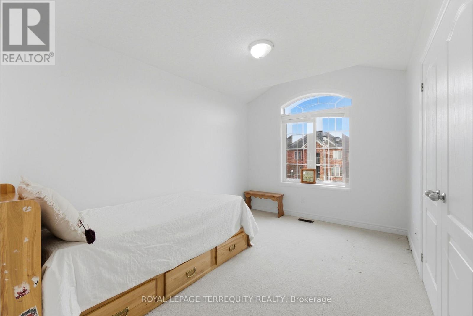 35 Colonel Lyall Street, St. Catharines, Ontario  L2P 0B3 - Photo 27 - X12926802