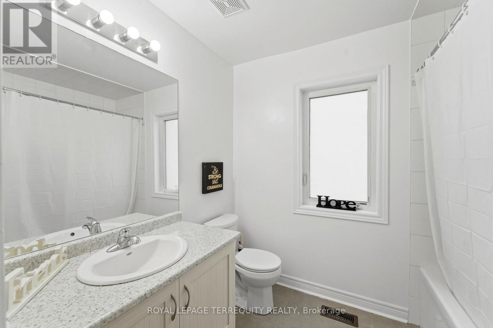 35 Colonel Lyall Street, St. Catharines, Ontario  L2P 0B3 - Photo 30 - X12926802