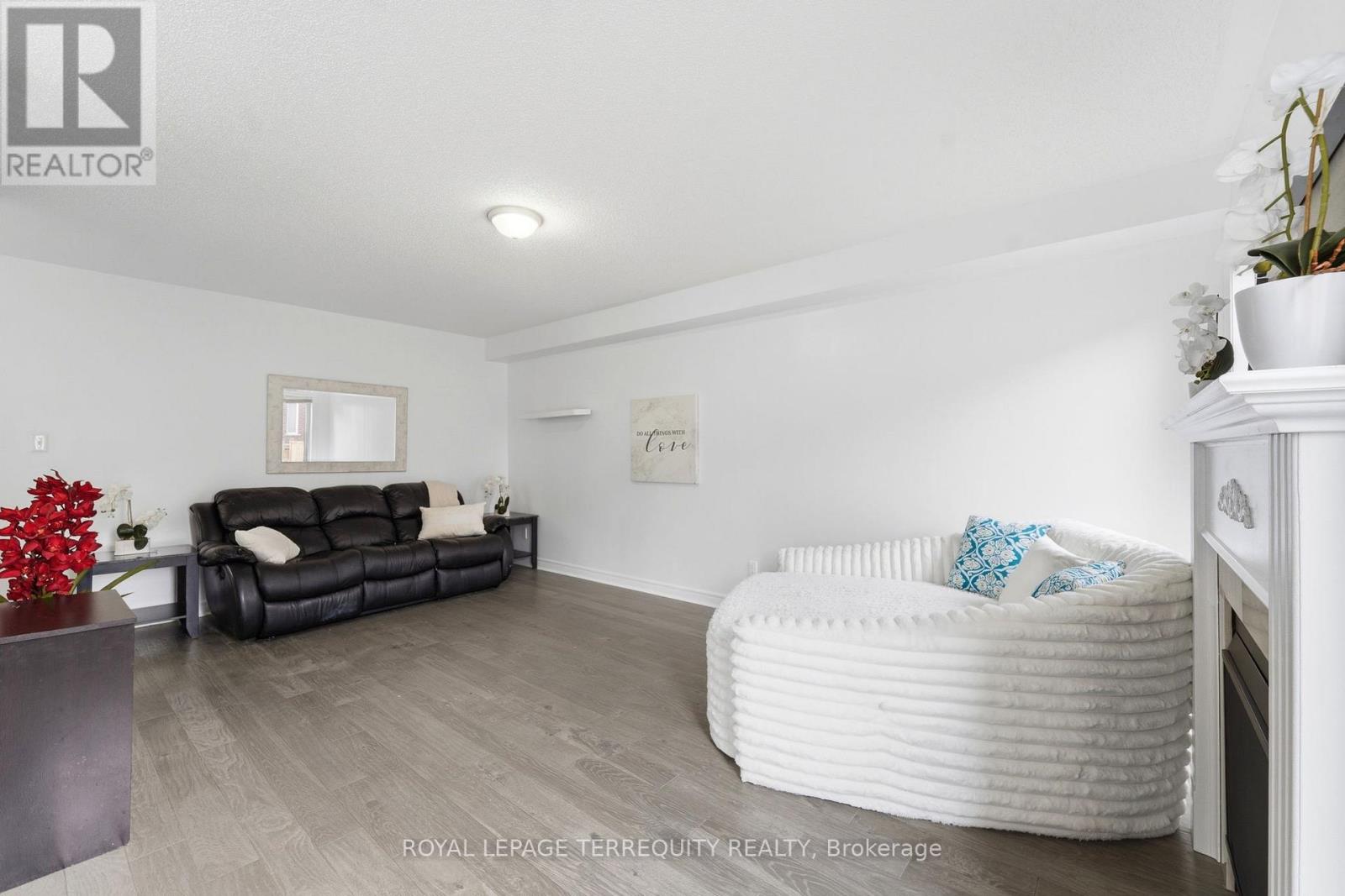 35 Colonel Lyall Street, St. Catharines, Ontario  L2P 0B3 - Photo 6 - X12926802