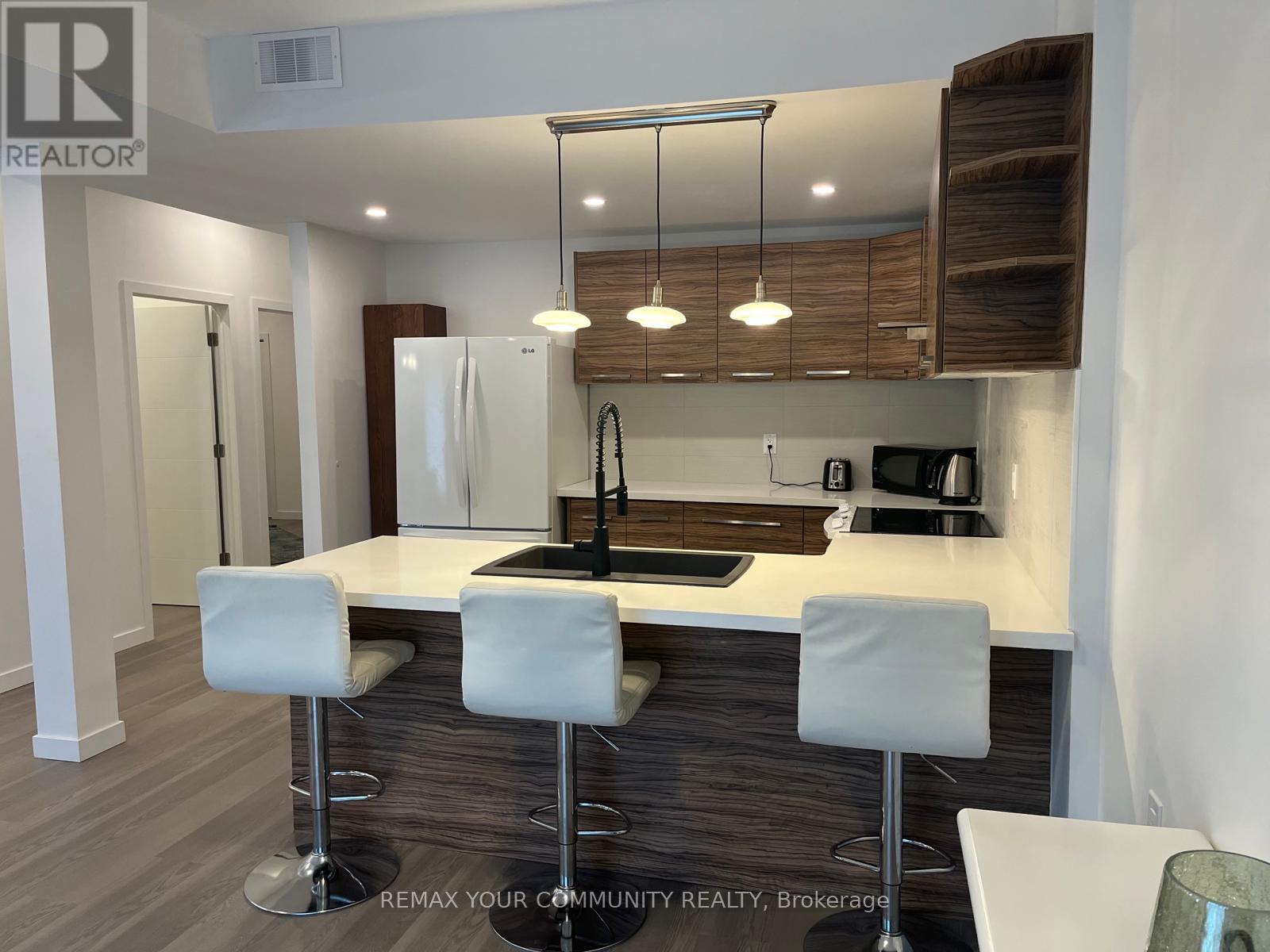 66 Woodhaven Avenue, Aurora, Ontario  L4G 3Y2 - Photo 10 - N12922784