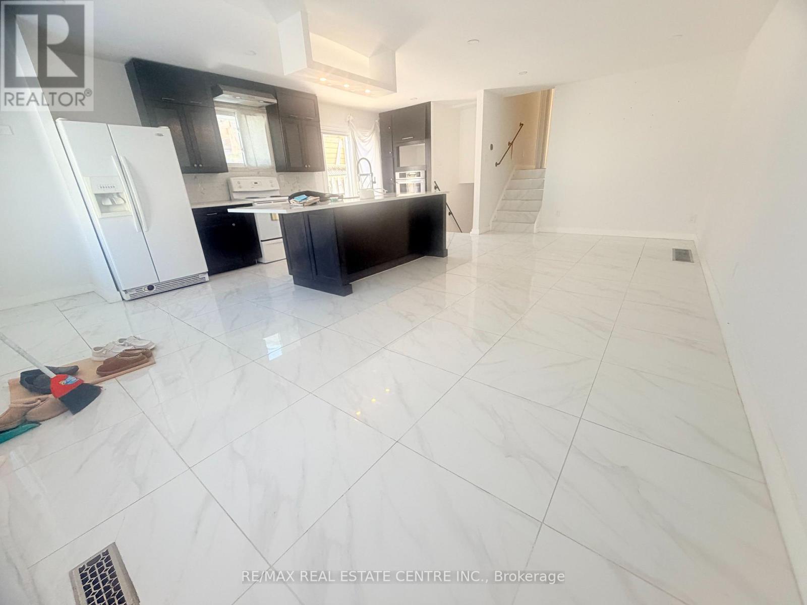 245 Heritage Drive, Kitchener, Ontario  N2B 3A9 - Photo 20 - X12912844