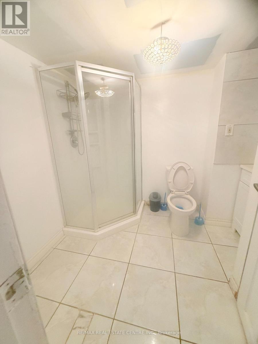 245 Heritage Drive, Kitchener, Ontario  N2B 3A9 - Photo 15 - X12912844