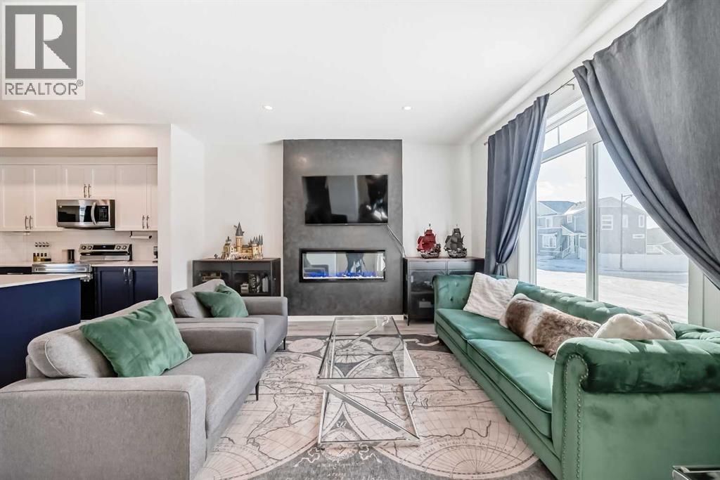 4 Yarrow Street, Okotoks, Alberta  T1S 4E6 - Photo 2 - A2282928