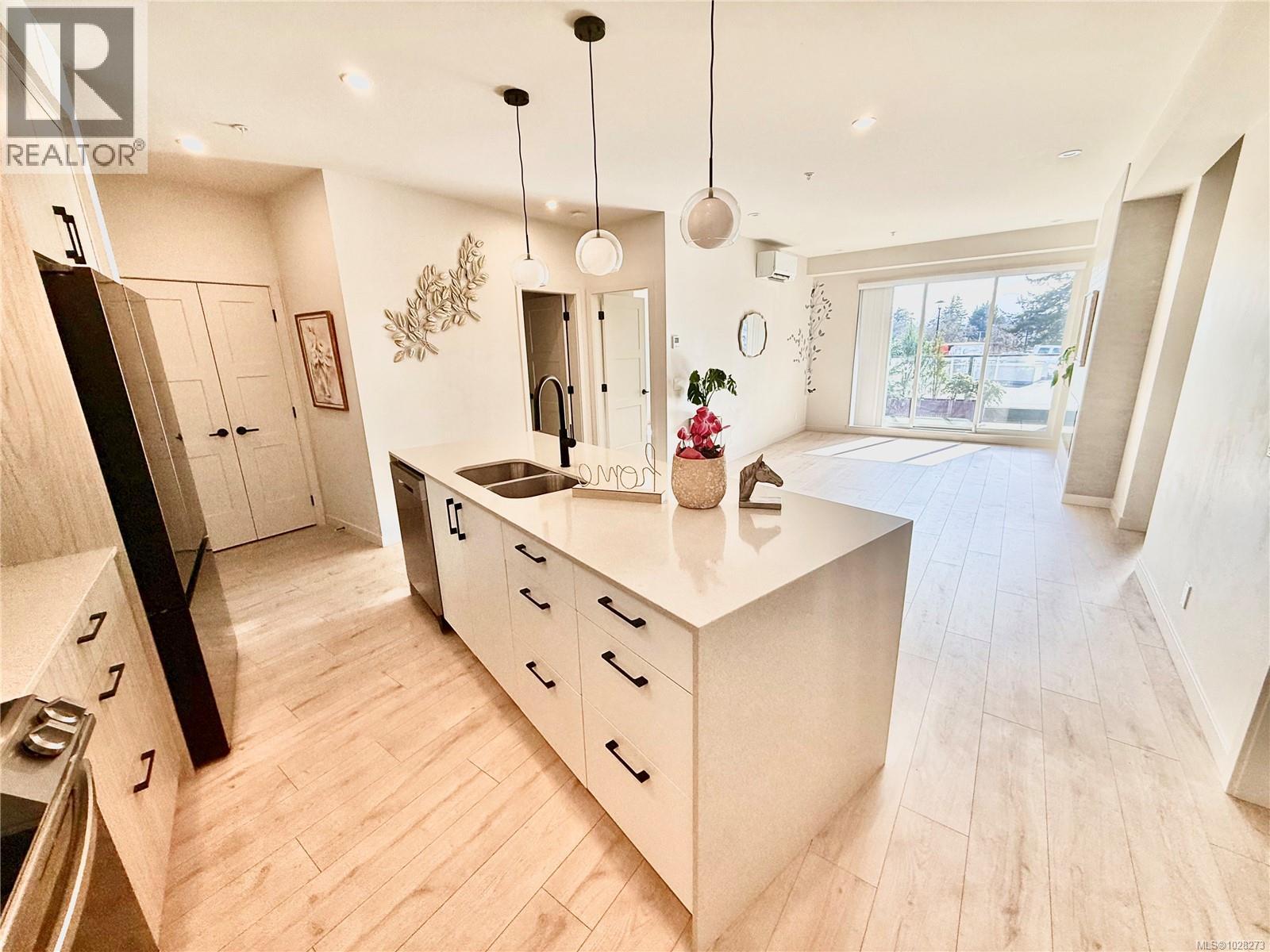 110 958 Pharoah Mews, Langford, British Columbia  V9B 7A1 - Photo 2 - 1028273