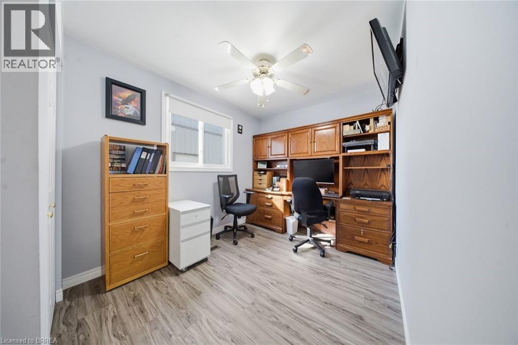 136 Woodlawn Ave Avenue, Brantford, Ontario  N3R 6S2 - Photo 18 - 40812331