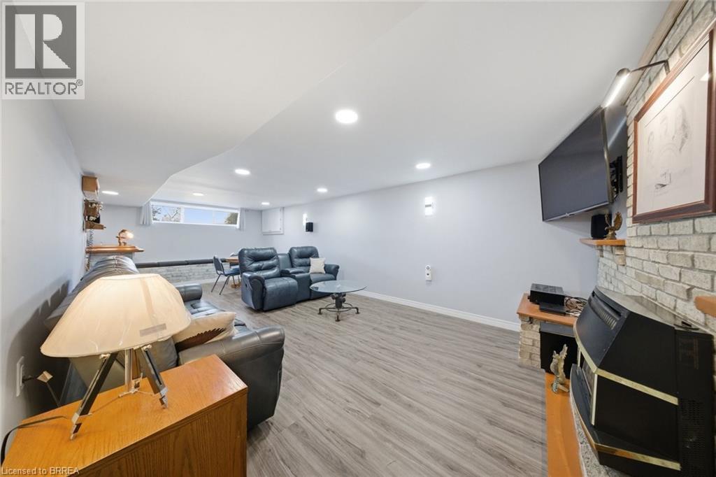 136 Woodlawn Ave Avenue, Brantford, Ontario  N3R 6S2 - Photo 22 - 40812331