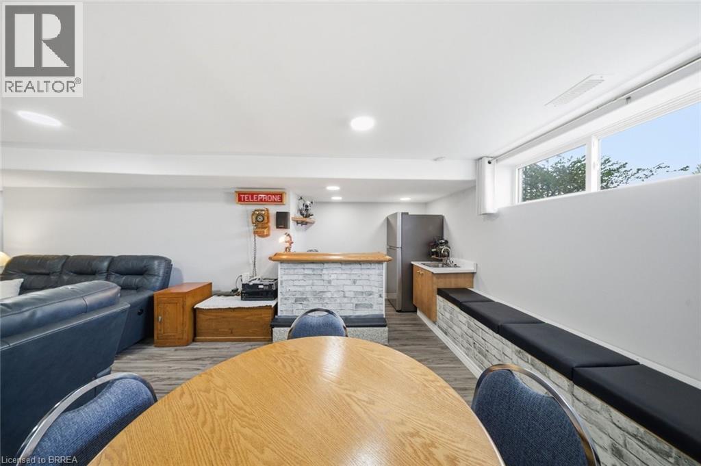 136 Woodlawn Ave Avenue, Brantford, Ontario  N3R 6S2 - Photo 25 - 40812331