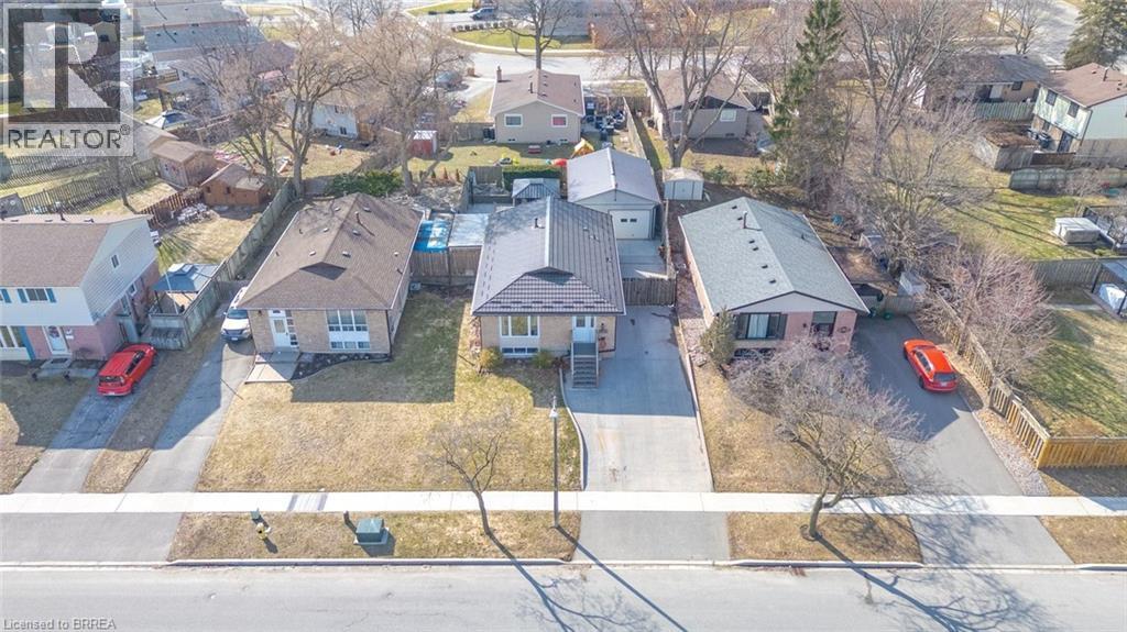 136 Woodlawn Ave Avenue, Brantford, Ontario  N3R 6S2 - Photo 3 - 40812331