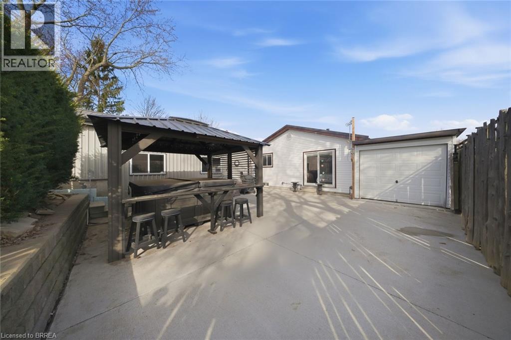 136 Woodlawn Ave Avenue, Brantford, Ontario  N3R 6S2 - Photo 42 - 40812331