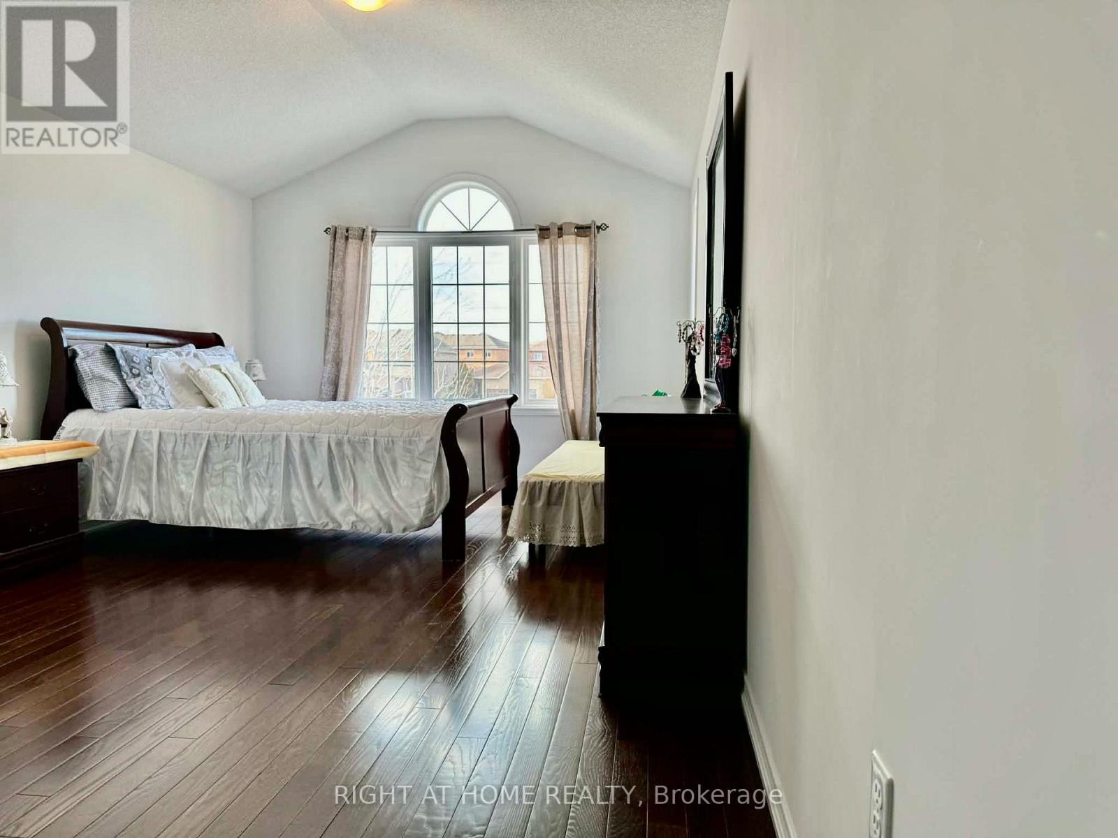 2110 Galloway Street, Innisfil, Ontario  L9S 4B7 - Photo 14 - N12915842