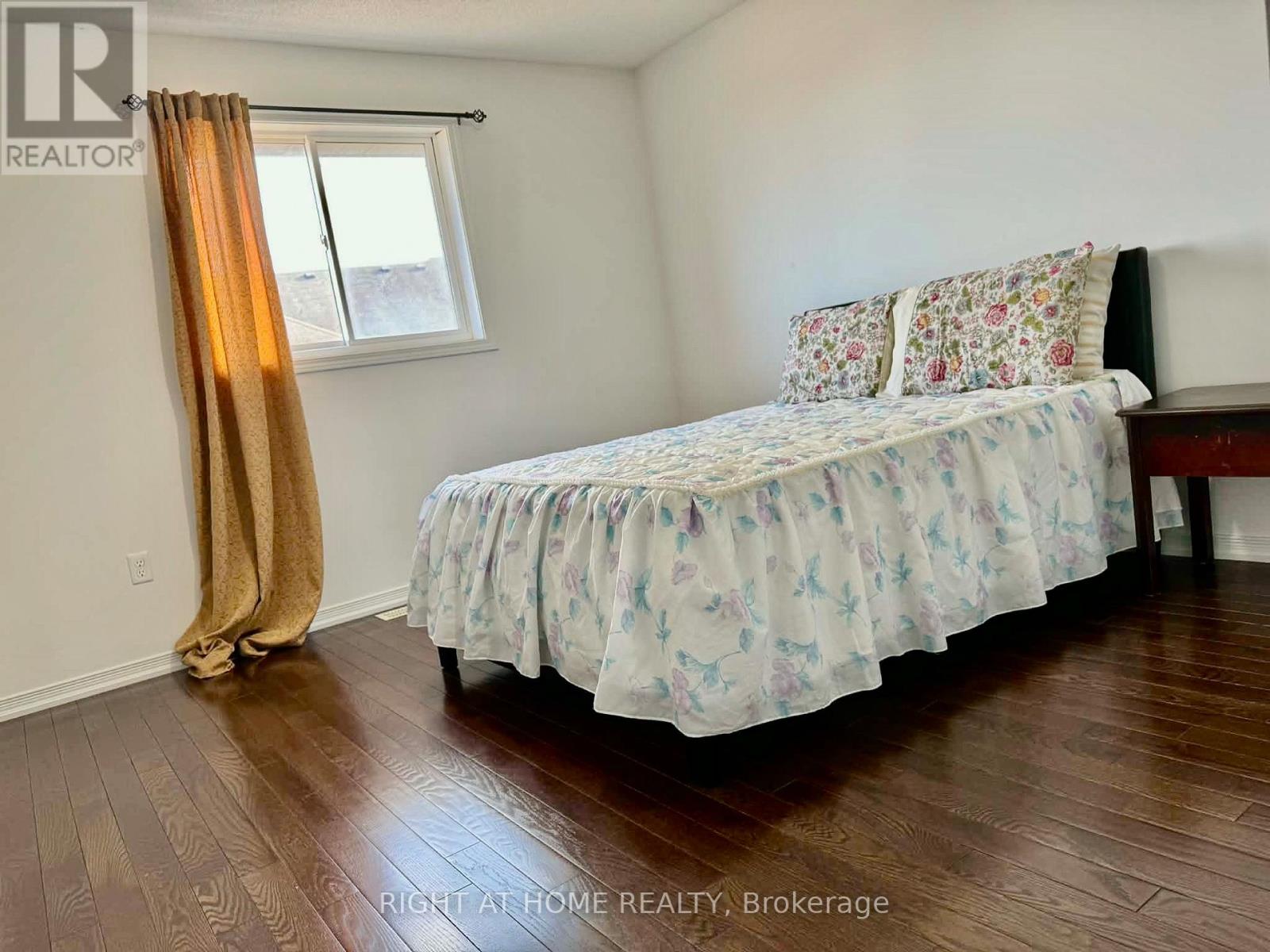 2110 Galloway Street, Innisfil, Ontario  L9S 4B7 - Photo 7 - N12915842