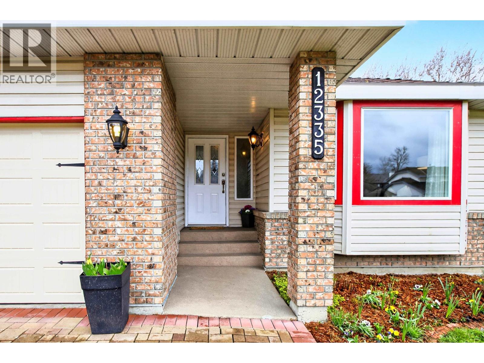 12335 206 Street, Maple Ridge, British Columbia  V2X 0M6 - Photo 3 - R3104186