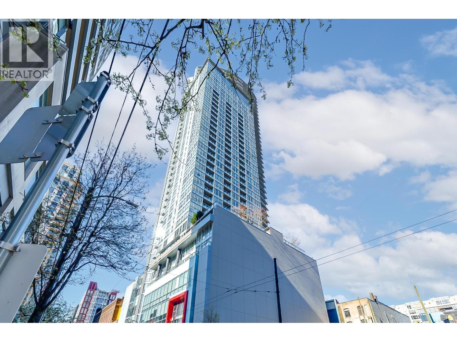 2504 833 SEYMOUR STREET, Vancouver, British Columbia