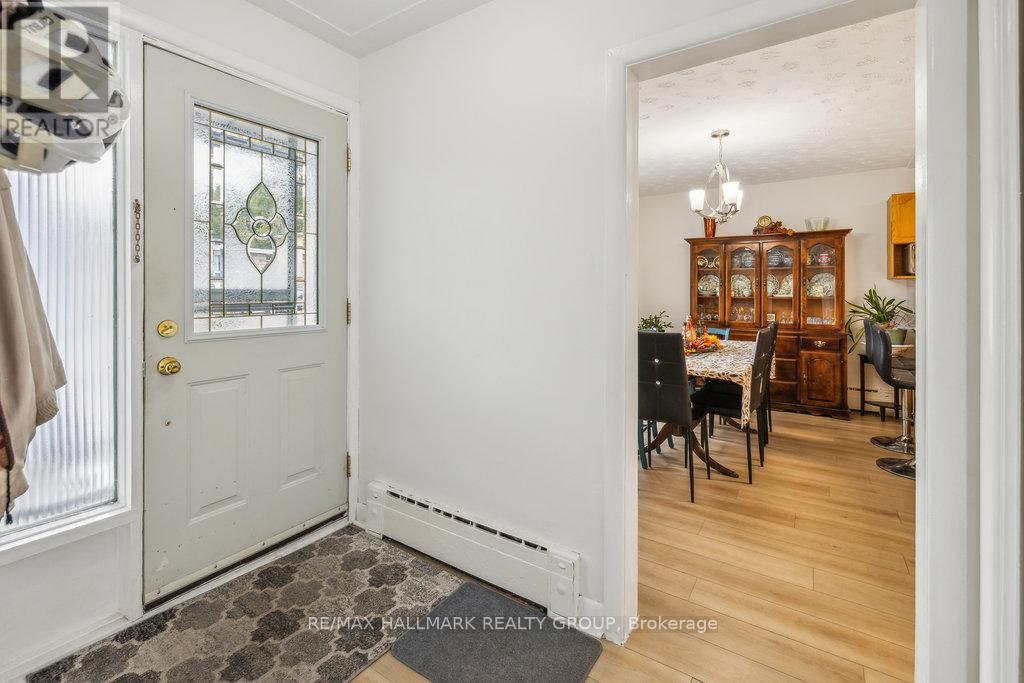 264 Michel Circle, Ottawa, Ontario  K1L 7P9 - Photo 10 - X12926886