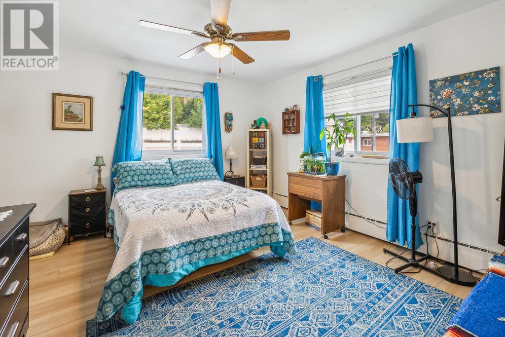 264 Michel Circle, Ottawa, Ontario  K1L 7P9 - Photo 18 - X12926886