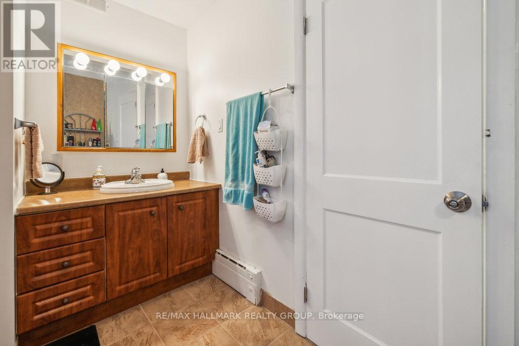 264 Michel Circle, Ottawa, Ontario  K1L 7P9 - Photo 22 - X12926886