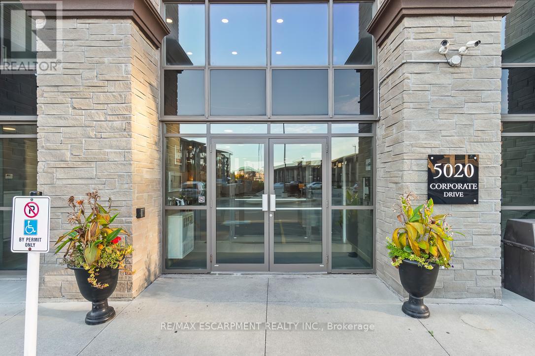 302 - 5020 Corporate Drive, Burlington, Ontario  L7L 0H7 - Photo 3 - W12476650