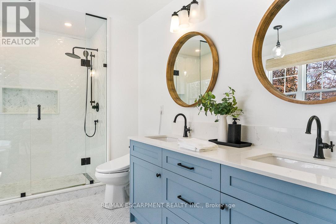 976 Cresthampton Lane, Mississauga, Ontario  L5H 2X1 - Photo 23 - W12819814