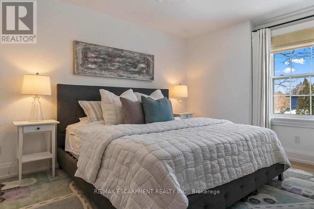 976 Cresthampton Lane, Mississauga, Ontario  L5H 2X1 - Photo 25 - W12819814