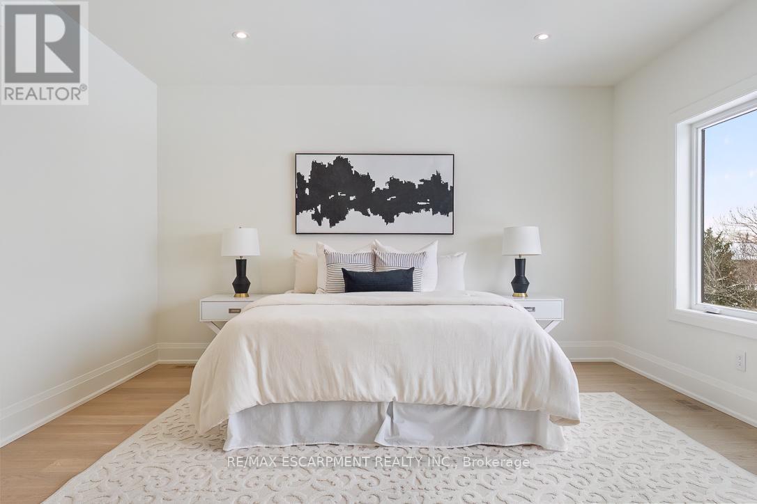 2350 Eighth Line, Oakville, Ontario  L6H 7E6 - Photo 14 - W12901580