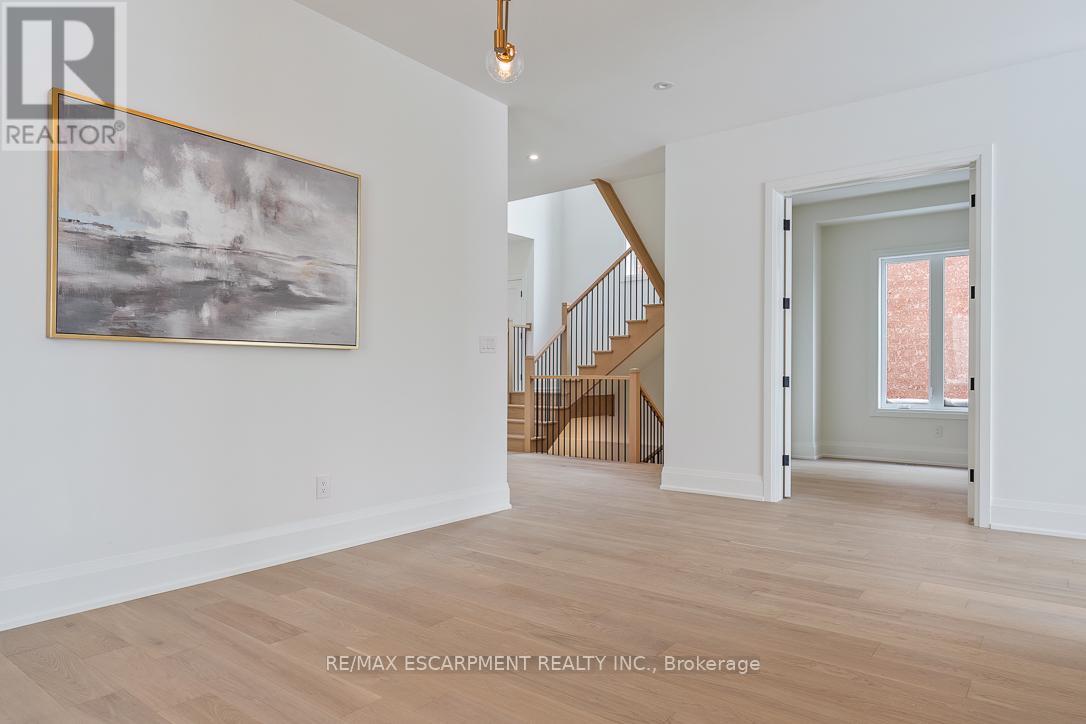 2350 Eighth Line, Oakville, Ontario  L6H 7E6 - Photo 4 - W12901580