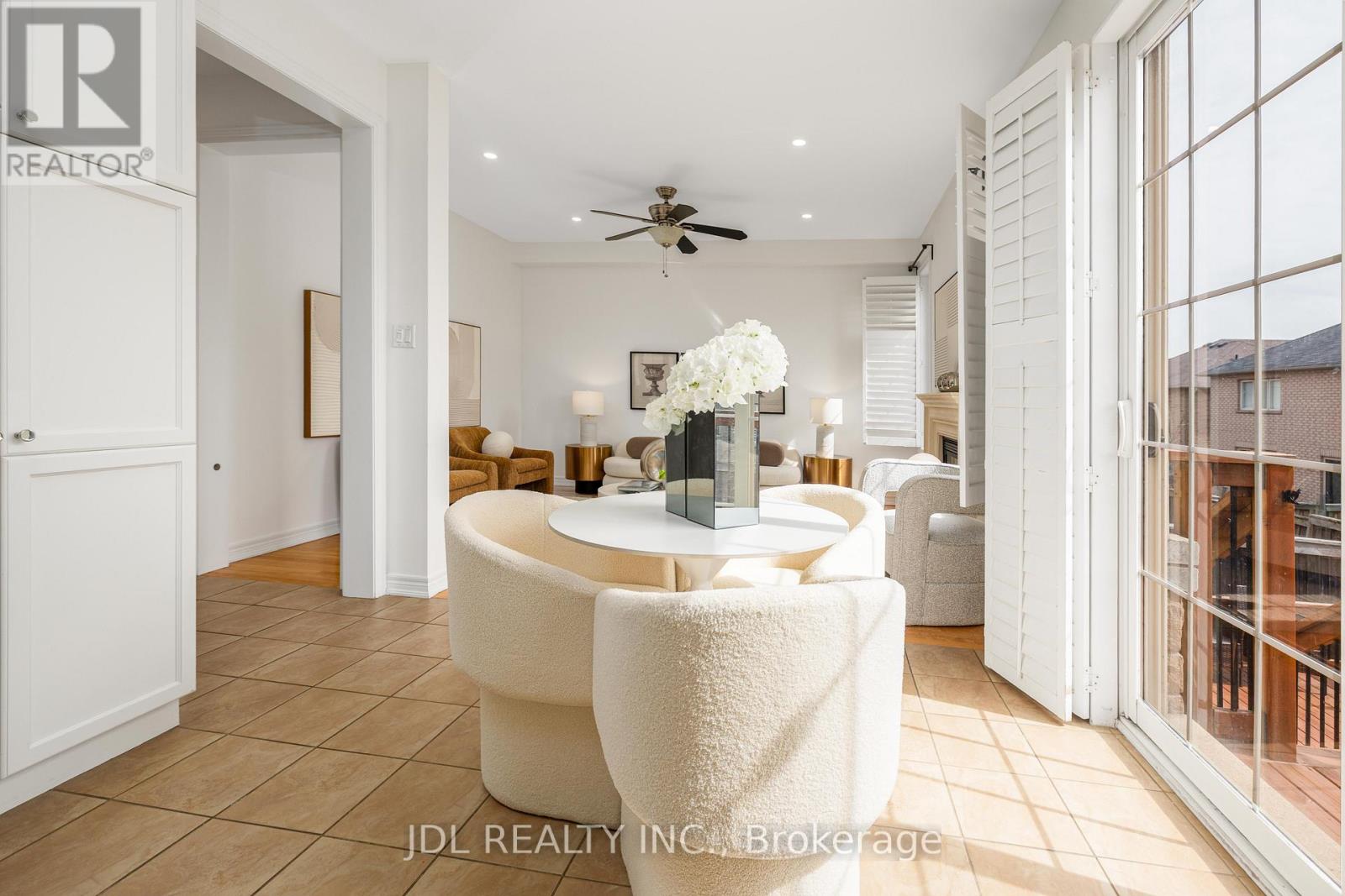 3 Mansard Drive, Richmond Hill, Ontario  L4E 0L8 - Photo 14 - N12926878