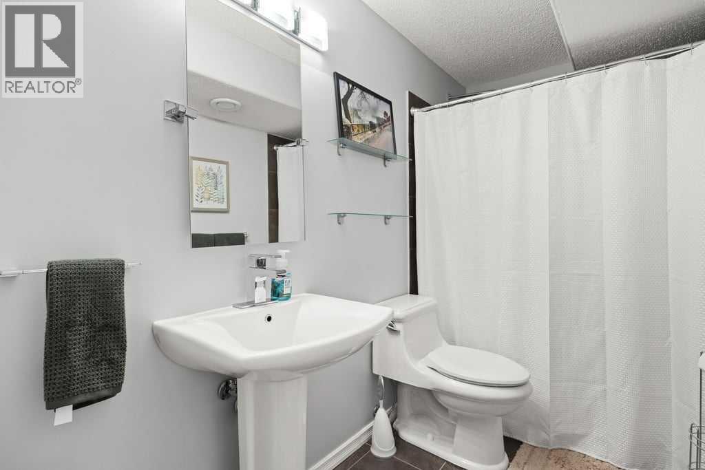 78 Cresthaven View SW, Calgary, Alberta  T3B 5Y1 - Photo 35 - A2296610