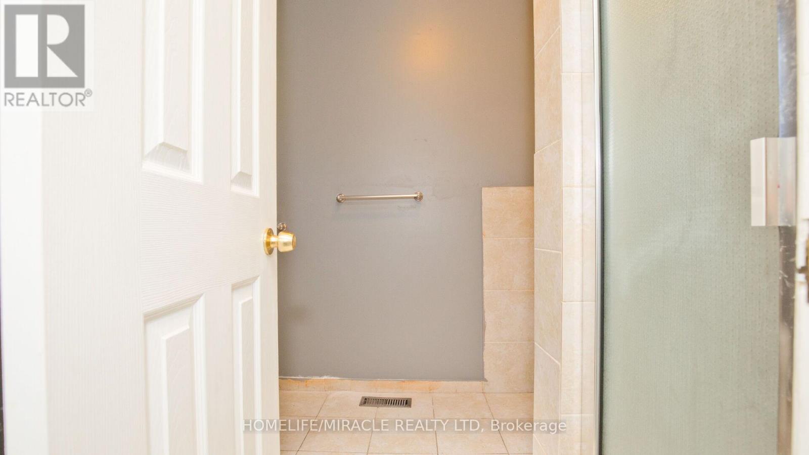 38 Medici Place, Brampton, Ontario  L6S 3C6 - Photo 29 - W12926870