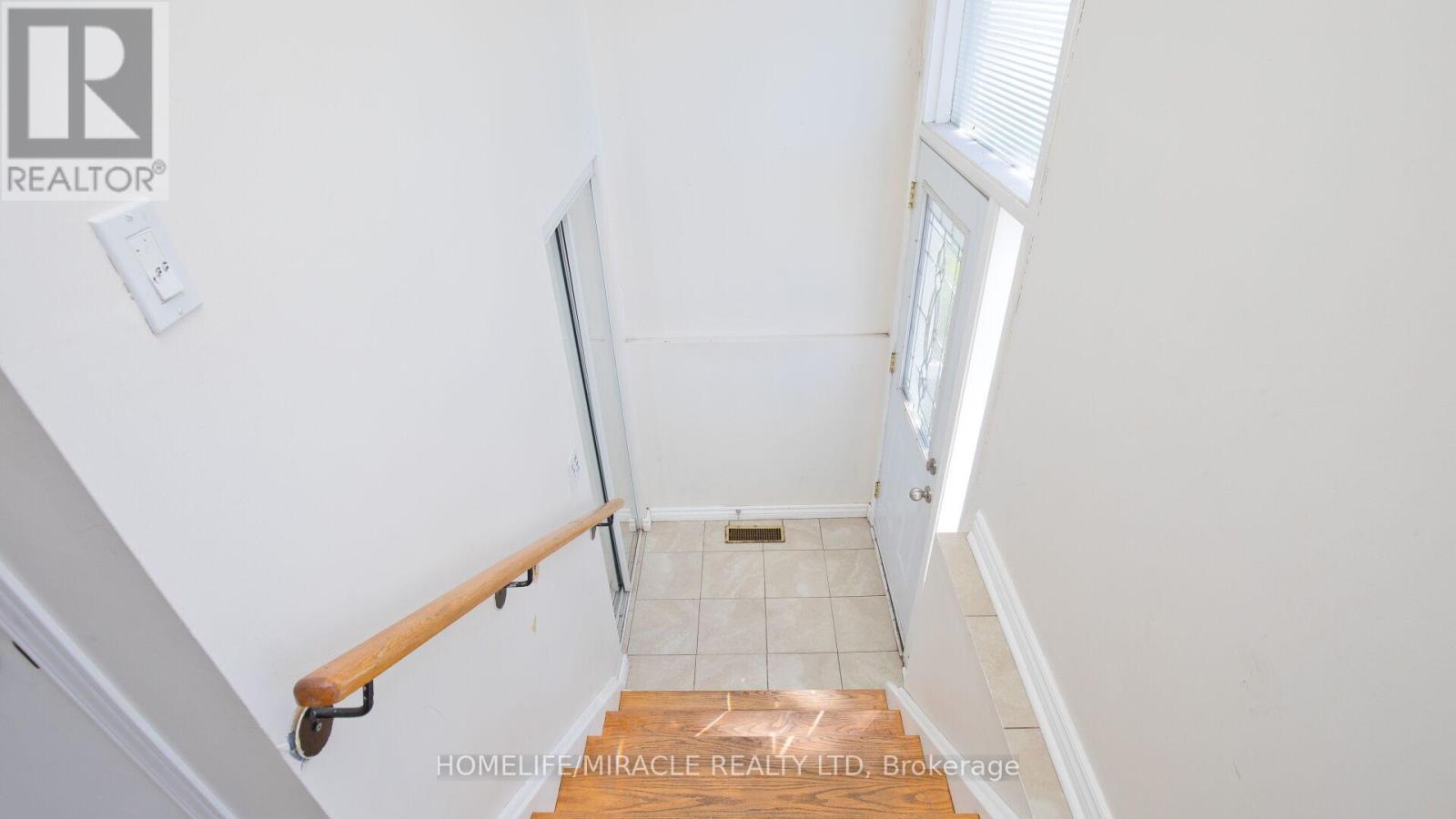 38 Medici Place, Brampton, Ontario  L6S 3C6 - Photo 7 - W12926870