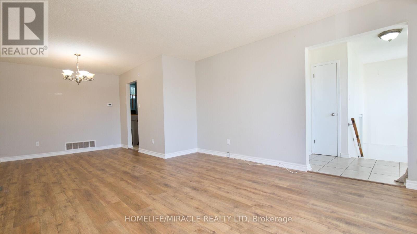 38 Medici Place, Brampton, Ontario  L6S 3C6 - Photo 8 - W12926870