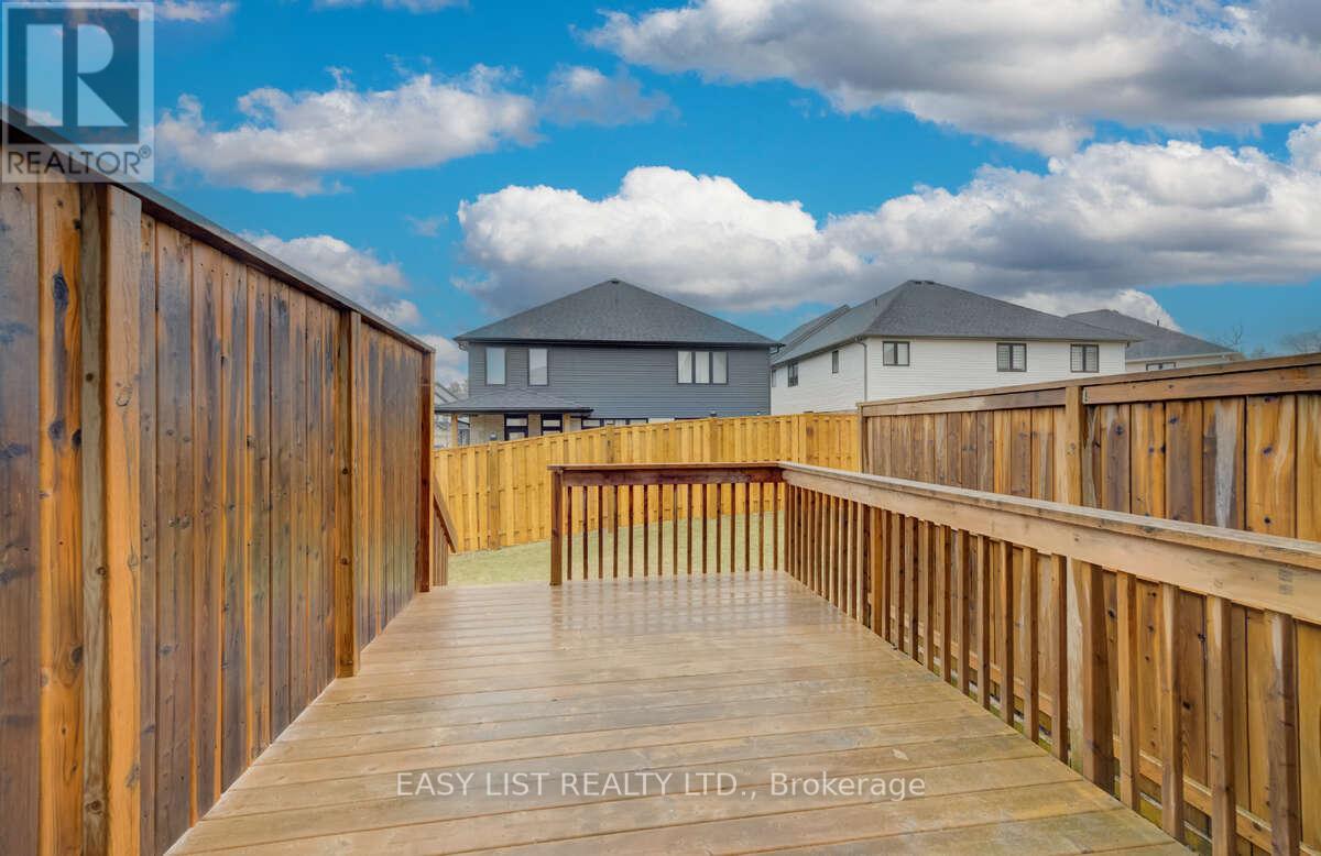 36 Dallan Drive, Guelph, Ontario  N1L 0N1 - Photo 4 - X12926872