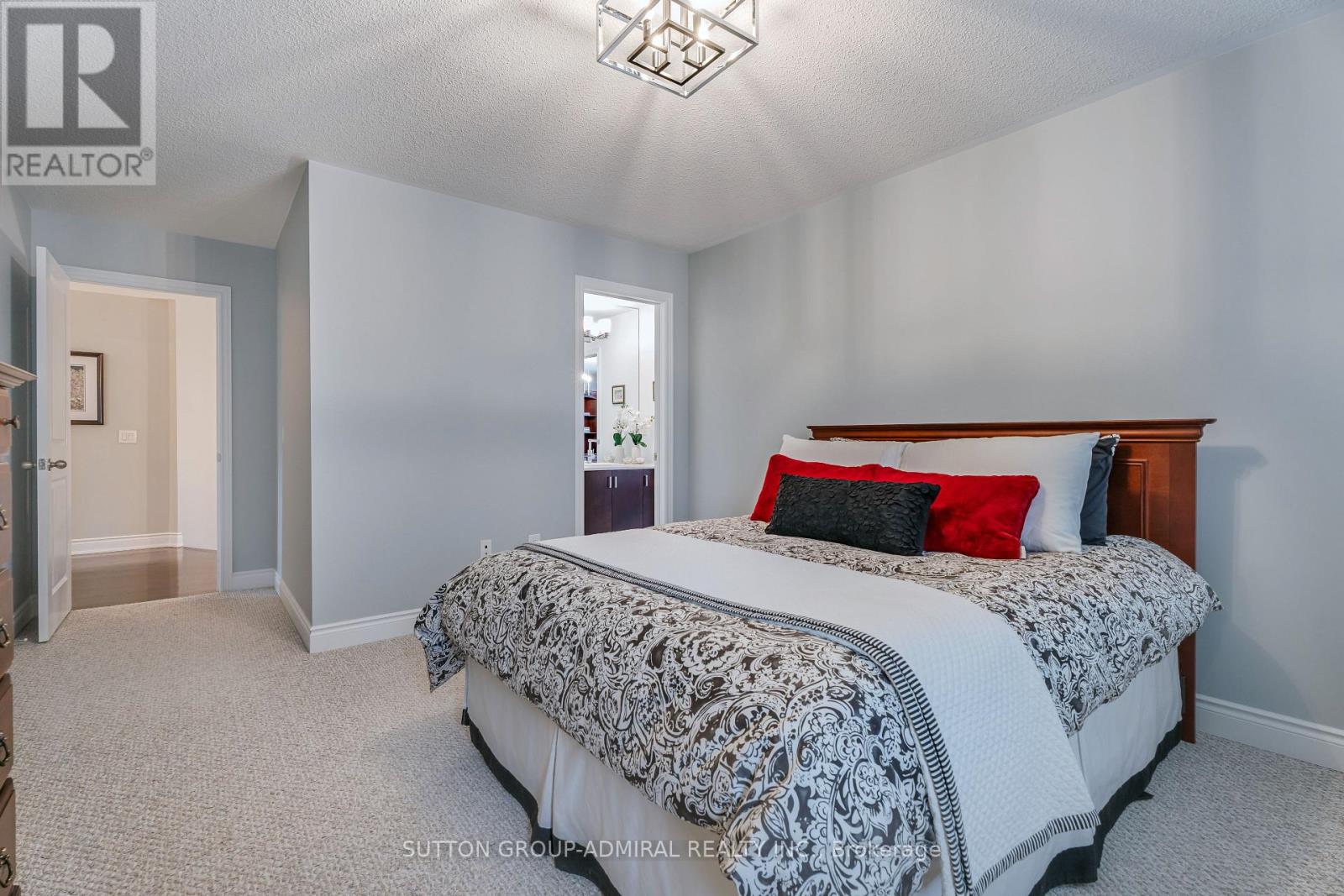 8 Chapel Gully Trail, King, Ontario  L7B 0A1 - Photo 33 - N12924366