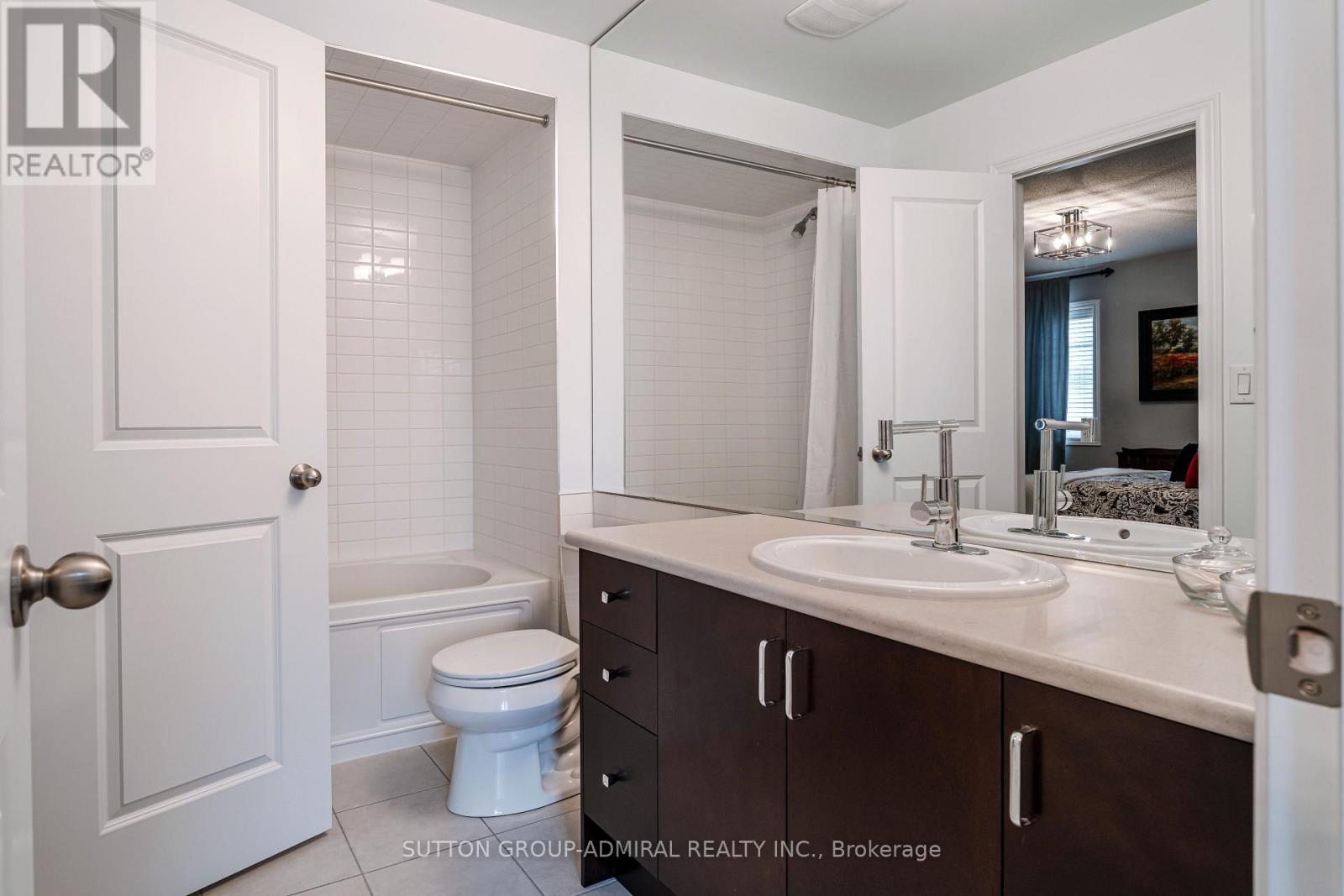 8 Chapel Gully Trail, King, Ontario  L7B 0A1 - Photo 35 - N12924366