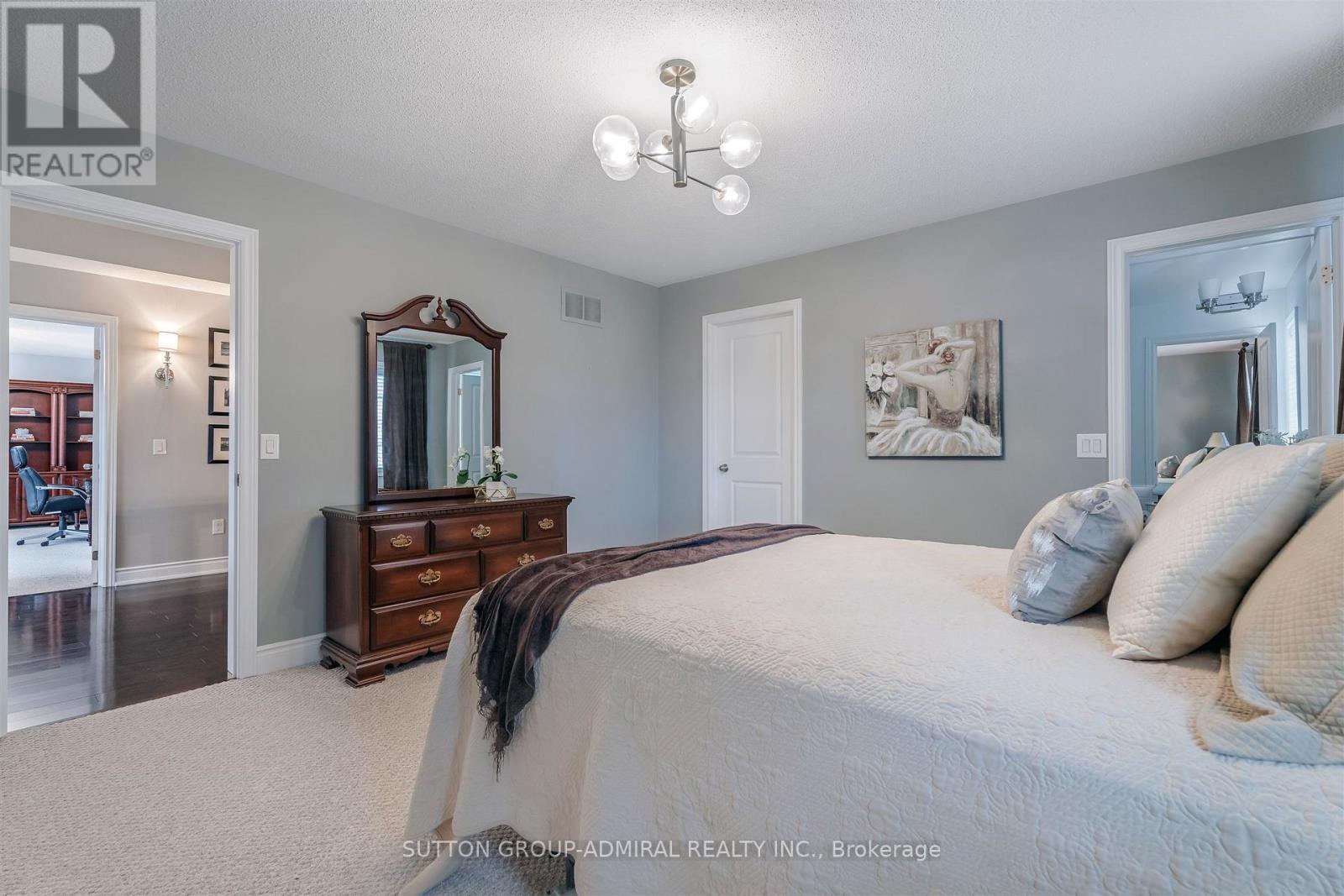 8 Chapel Gully Trail, King, Ontario  L7B 0A1 - Photo 40 - N12924366