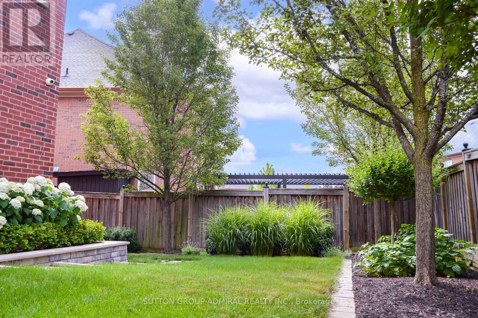 8 Chapel Gully Trail, King, Ontario  L7B 0A1 - Photo 47 - N12924366