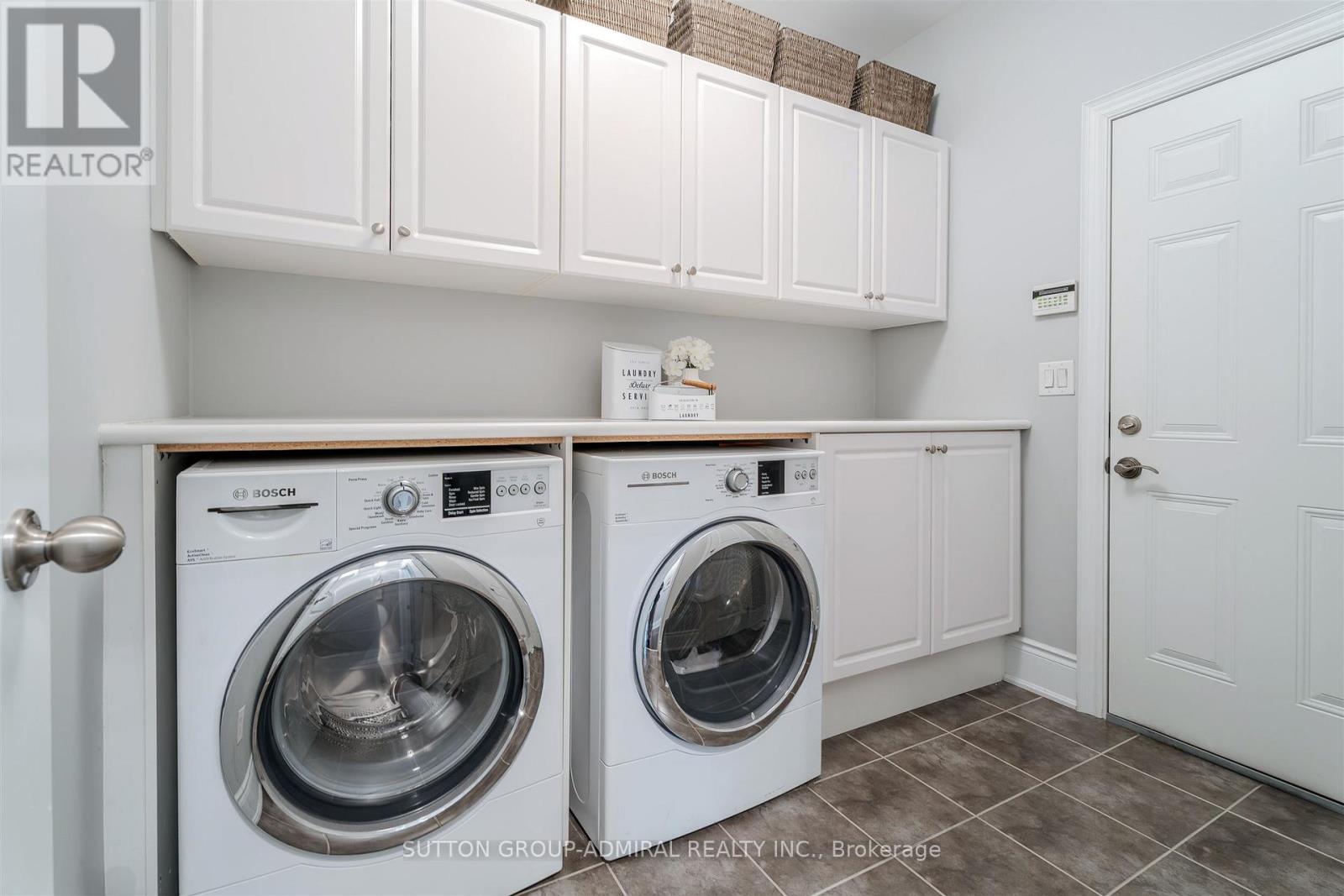 8 Chapel Gully Trail, King, Ontario  L7B 0A1 - Photo 42 - N12924366