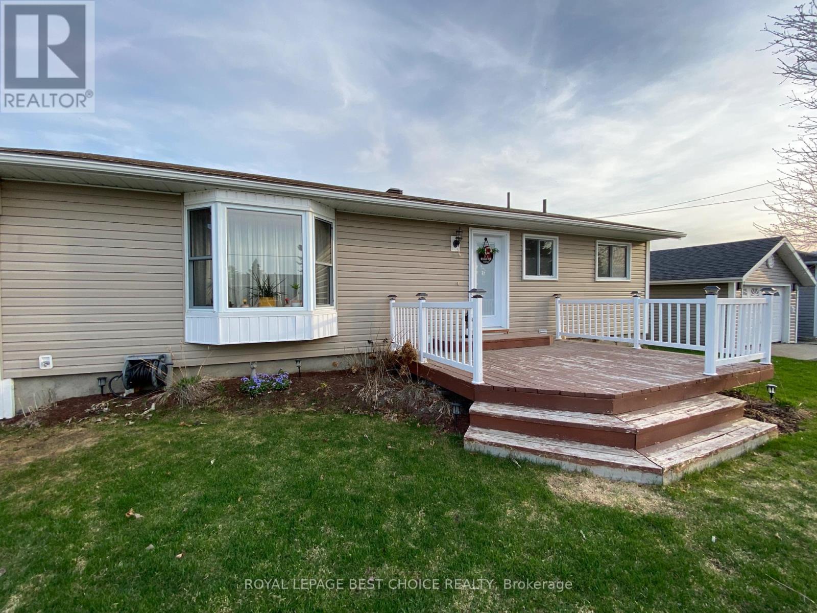 140 Caroline Court, Temiskaming Shores, Ontario  P0J 1P0 - Photo 2 - T12926930