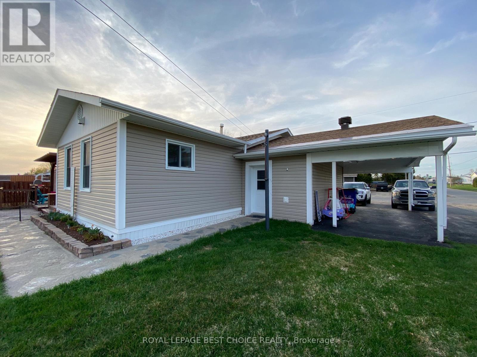 140 Caroline Court, Temiskaming Shores, Ontario  P0J 1P0 - Photo 4 - T12926930