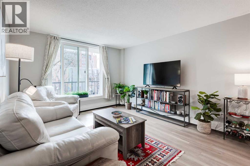 303, 1328 13 Avenue SW, Calgary, Alberta