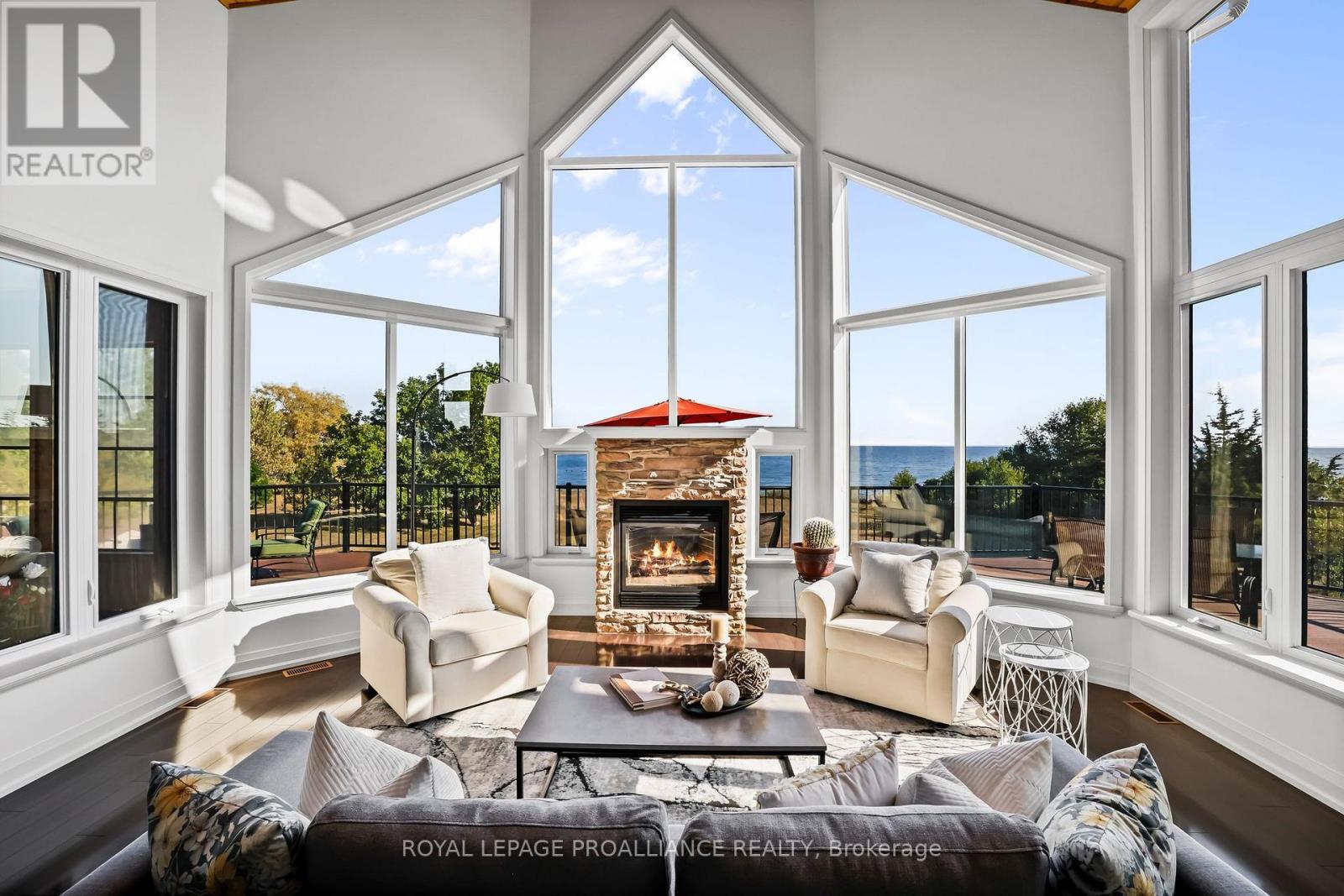 263 Lakeshore Road, Brighton, Ontario  K0K 1H0 - Photo 10 - X12926904