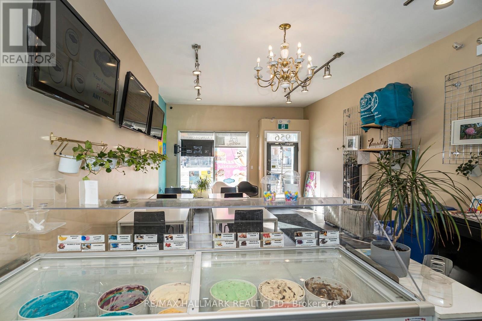 Main Floor - 956 St Clair Avenue W, Toronto, Ontario  M6E 1A1 - Photo 19 - C12926956