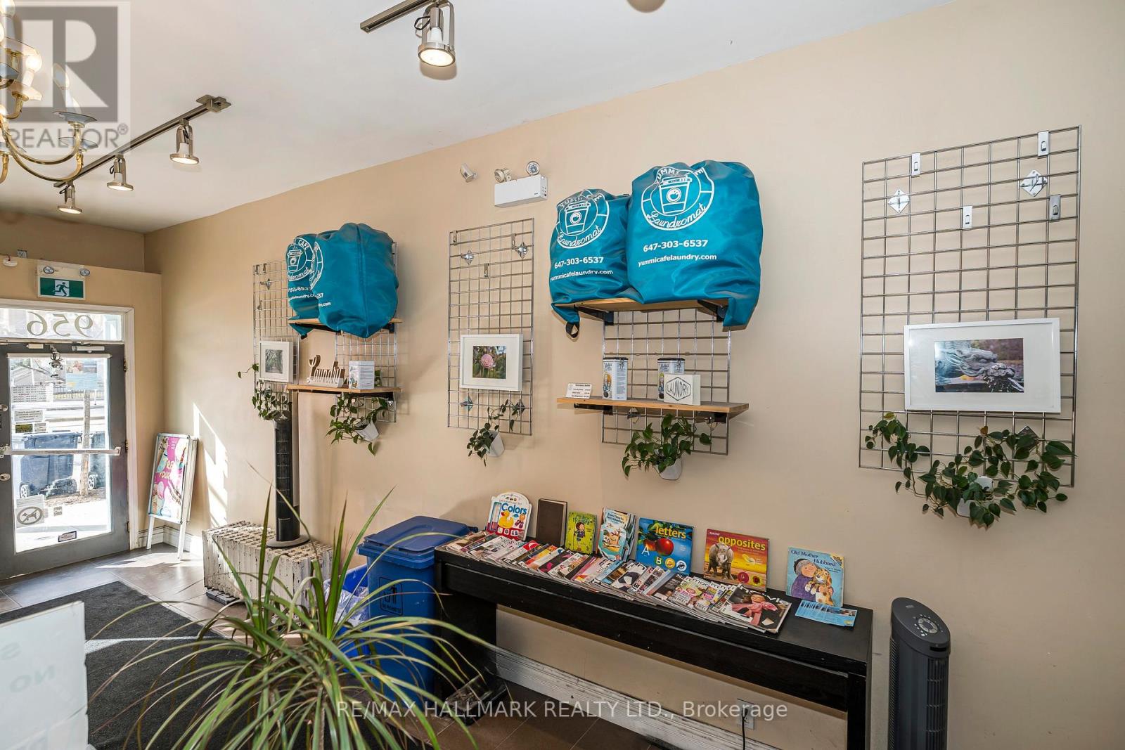 Main Floor - 956 St Clair Avenue W, Toronto, Ontario  M6E 1A1 - Photo 20 - C12926956