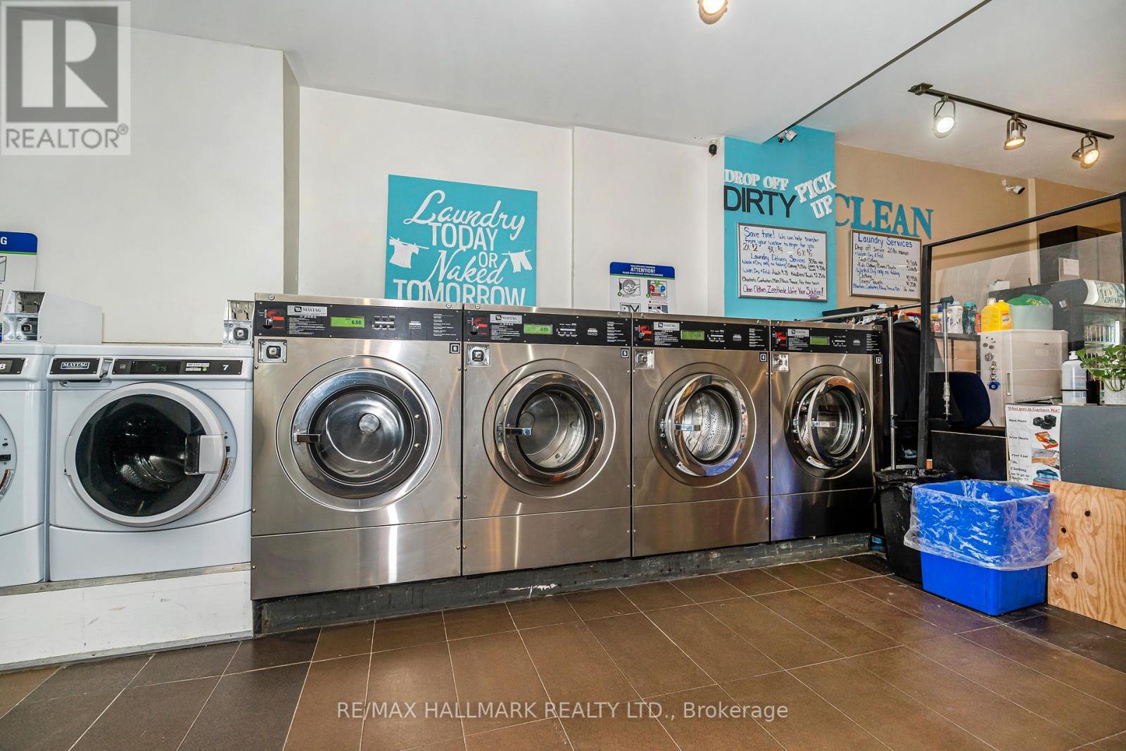 Main Floor - 956 St Clair Avenue W, Toronto, Ontario  M6E 1A1 - Photo 25 - C12926956