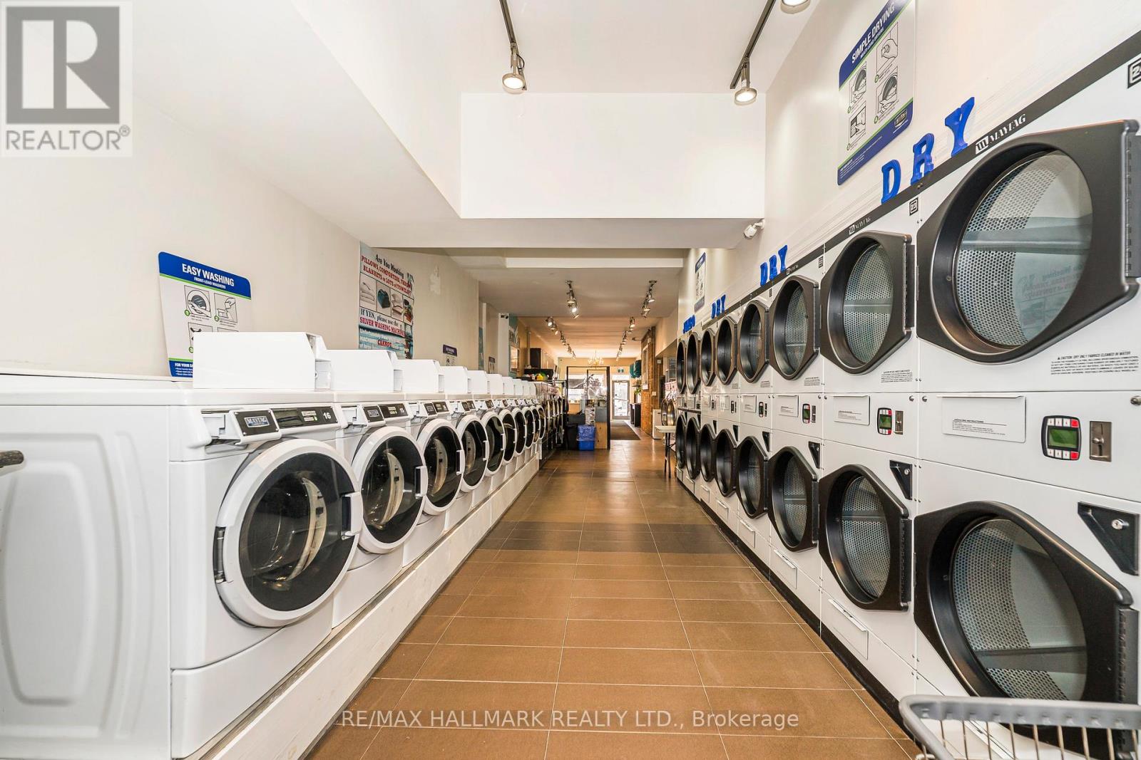 Main Floor - 956 St Clair Avenue W, Toronto, Ontario  M6E 1A1 - Photo 27 - C12926956