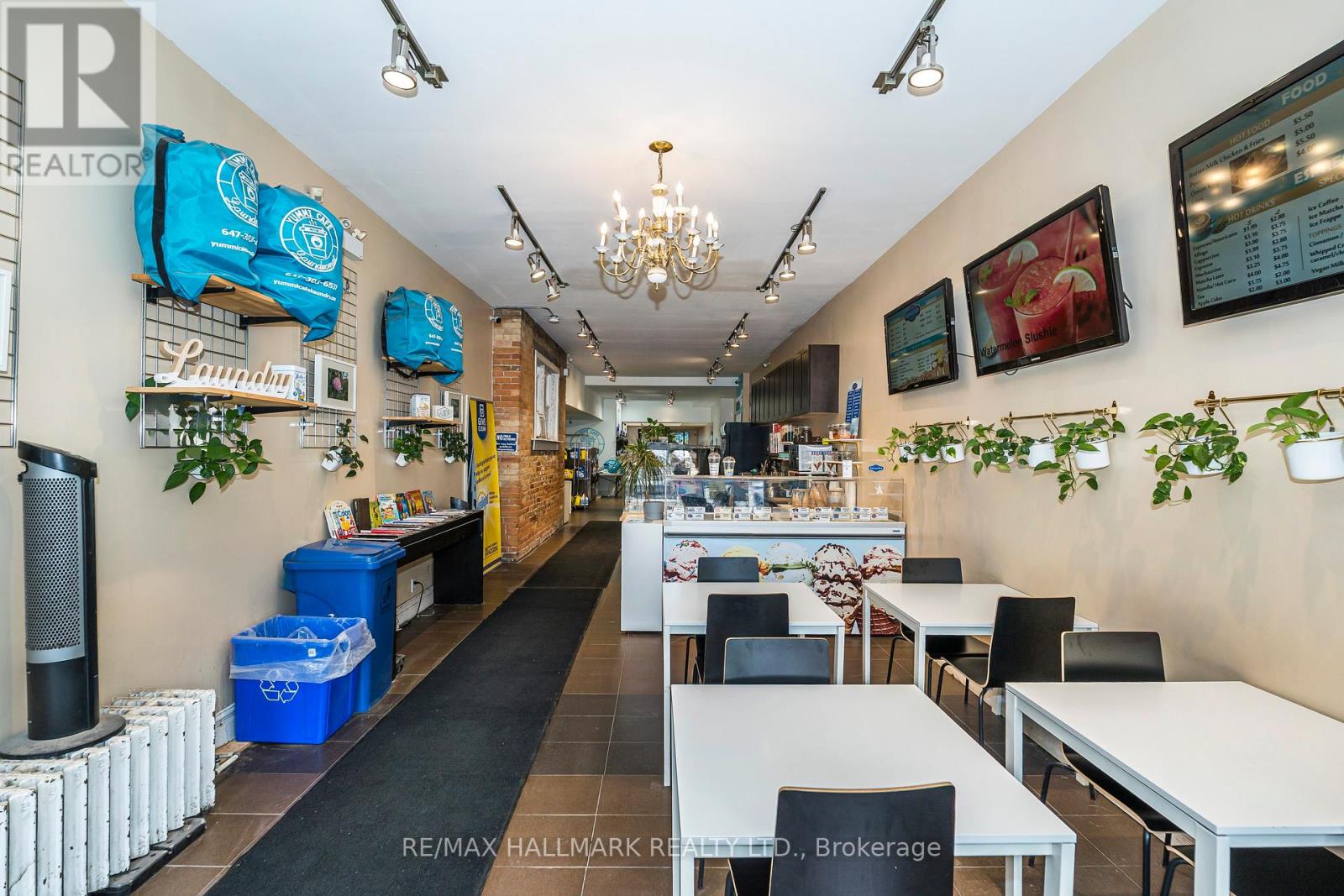 Main Floor - 956 St Clair Avenue W, Toronto, Ontario  M6E 1A1 - Photo 6 - C12926956