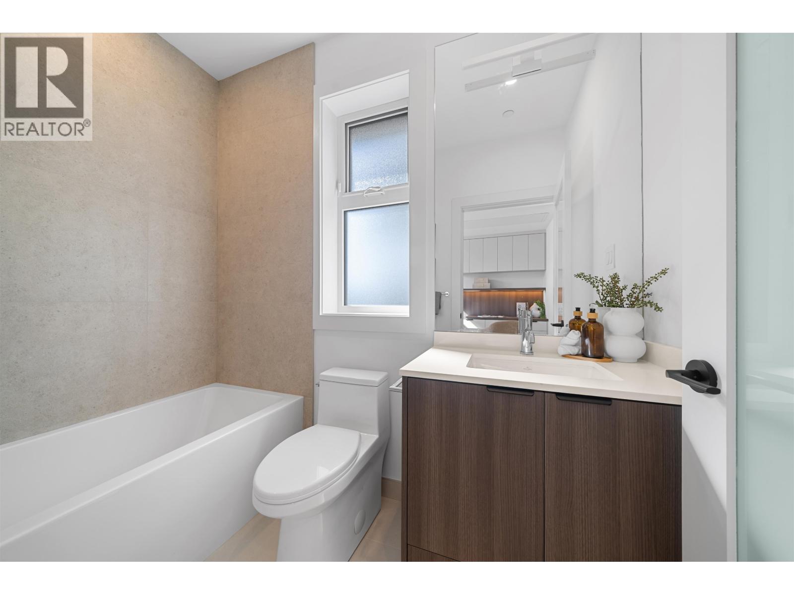 2609 Dundas Street, Vancouver, British Columbia  V5K 1R1 - Photo 14 - R3102031